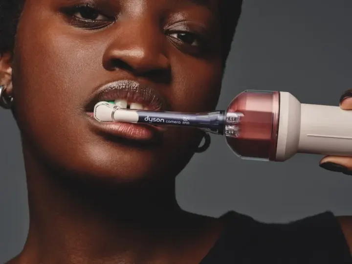 Dyson’dan Yapay Zeka Destekli Akıllı Diş Fırçası: CameraJet Tanıtıldı