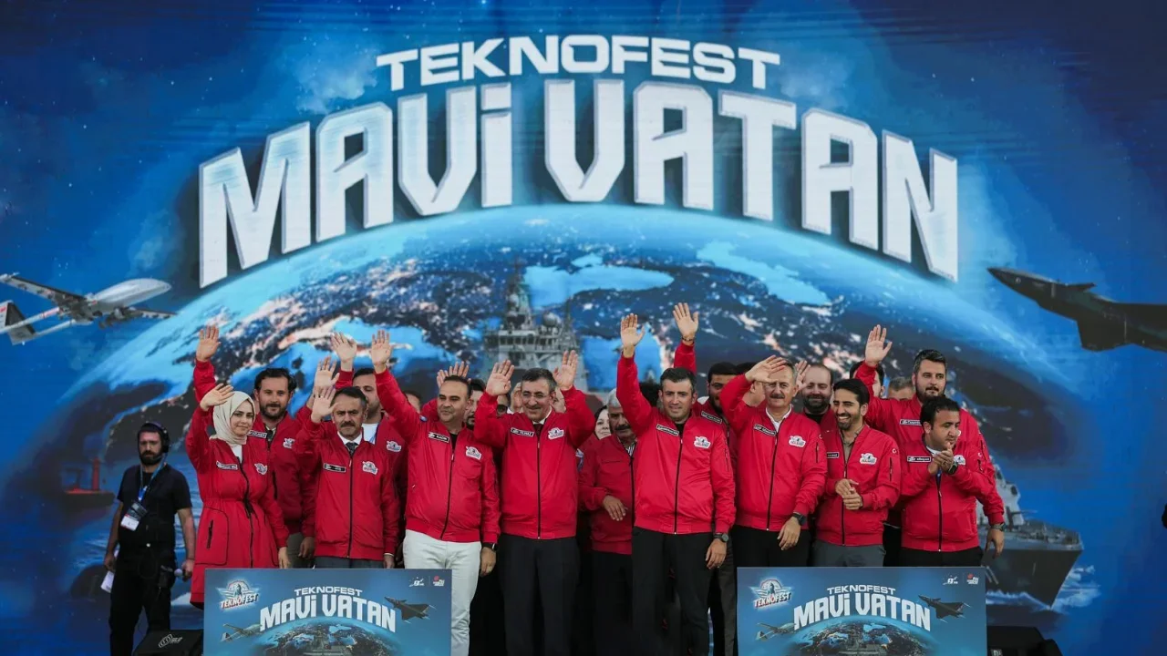 TEKNOFEST Mavi Vatan'a Rekor İlgi: Gölcük'te 343 Bin Ziyaretçi