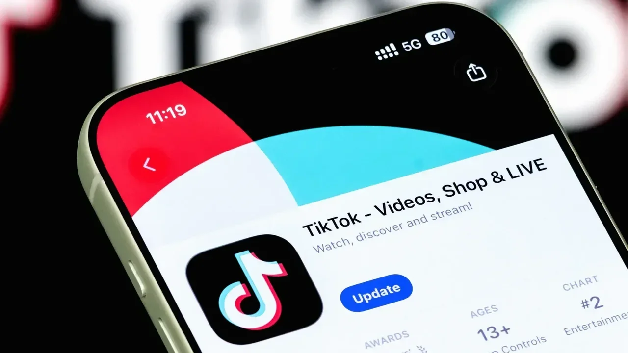 TikTok Yorumlarına Büyük Güncelleme: Sesli Mesaj, Anket ve 9 Fotoğraf Desteği Geldi