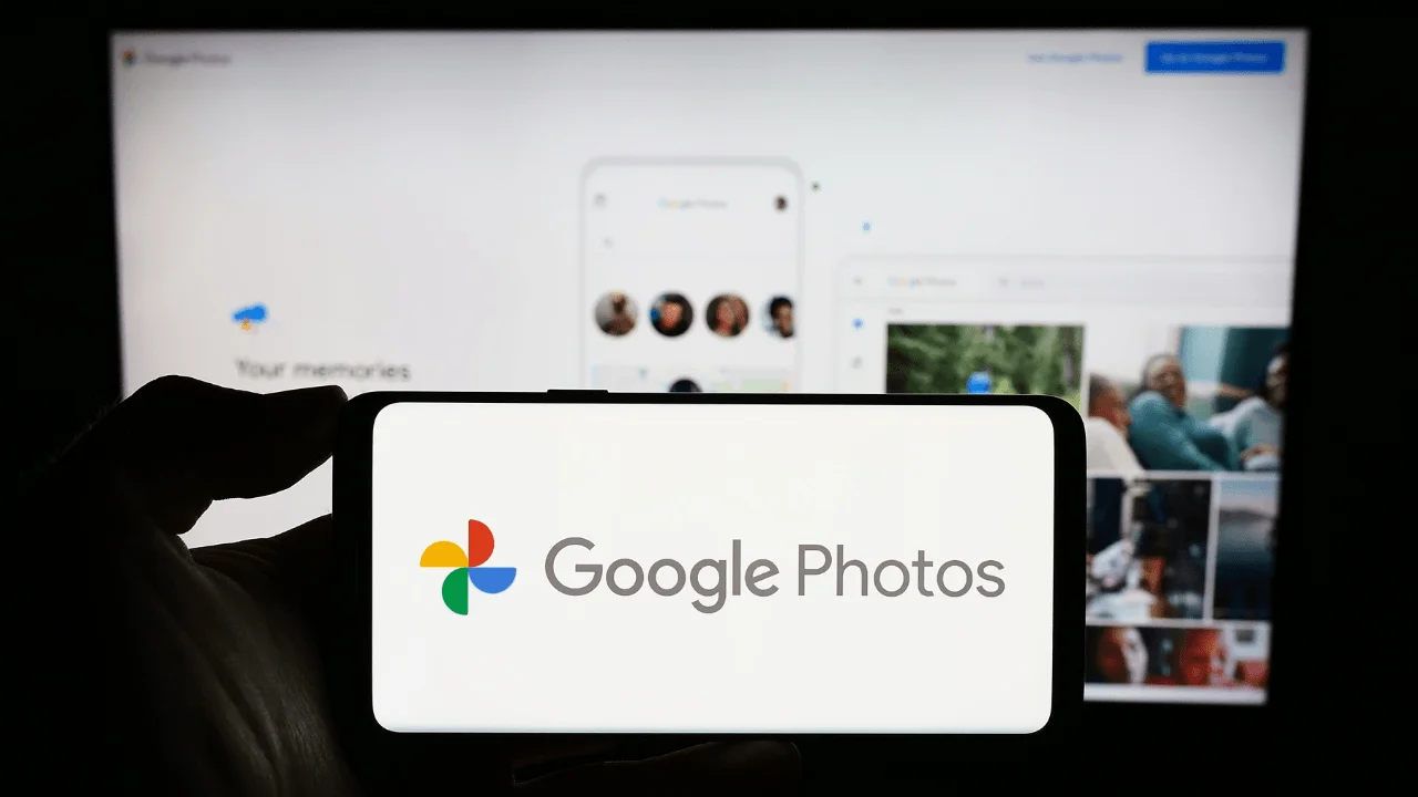 Google Fotoğraflar, yapay zeka ile geleneksel aramayı birleştiren Akıllı Arama özelliğini kullanıma sunuyor.