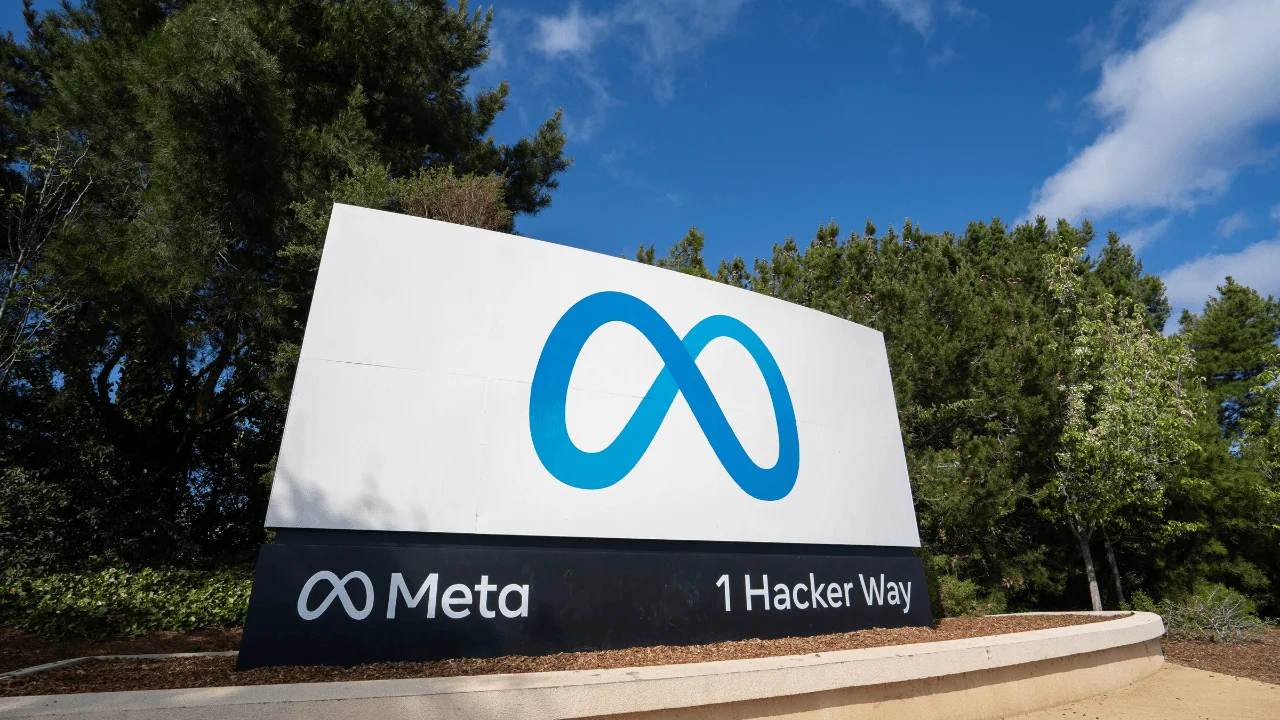 Meta, Google ile 10 milyar doları aşan bulut iş birliği anlaşması imzaladı.