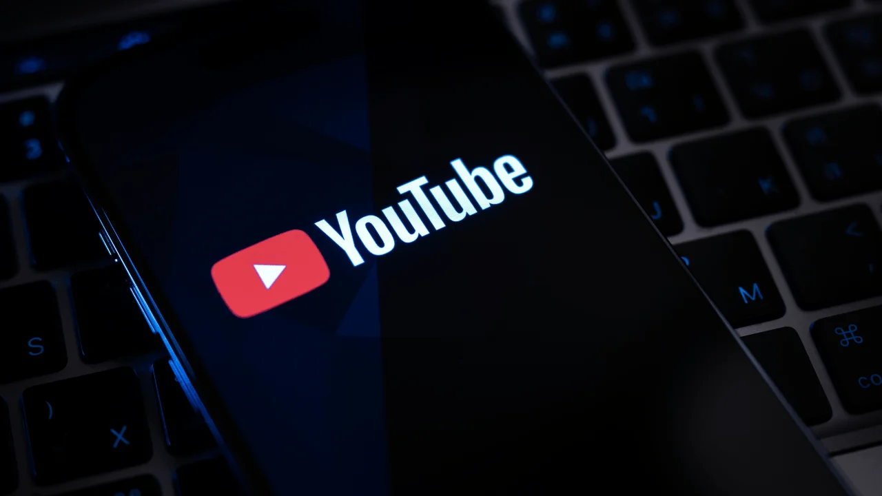 YouTube, çok dilli ses özelliğini daha fazla içerik üreticisine sundu.
